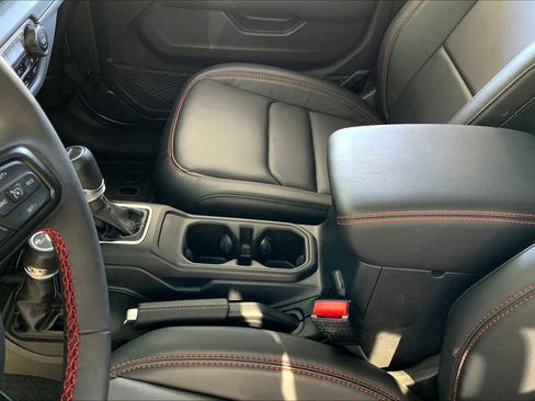 Used 2024 Jeep Gladiator Rubicon w/ Safety Group image 16