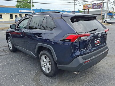 Used 2021 Toyota RAV4 XLE AWD/4WD image 6