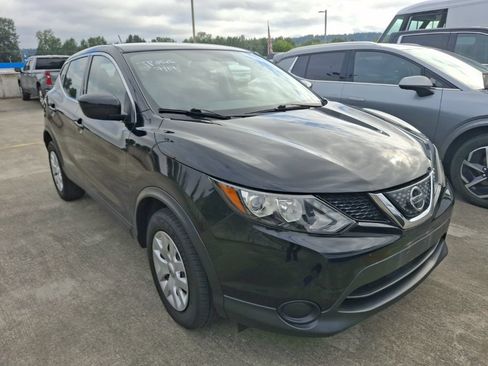 Used 2018 Nissan Rogue Sport S AWD/4WD image 2