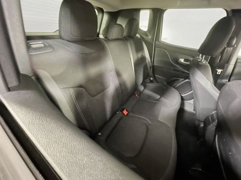 Used 2023 Jeep Renegade Altitude AWD/4WD image 25
