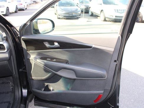 Used 2019 Kia Sorento L image 14