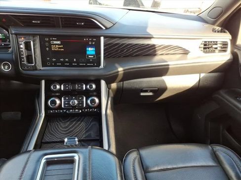 Used 2023 GMC Yukon XL Denali AWD/4WD image 21