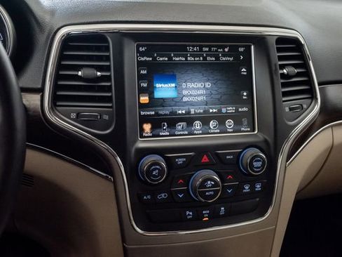 Used 2014 Jeep Grand Cherokee Limited AWD/4WD image 17