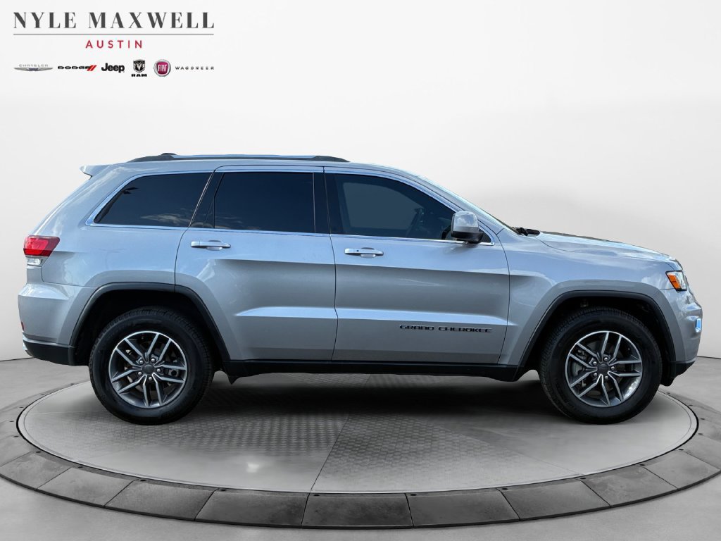 Used 2020 Jeep Grand Cherokee Laredo w/ 18" Wheel & 8.4" Radio Group RWD image 17
