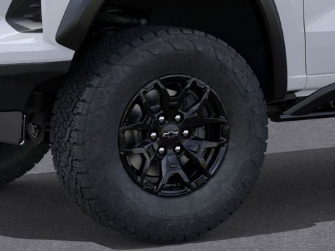 New 2025 Chevrolet Colorado ZR2 w/ Midnight Edition AWD/4WD image 9