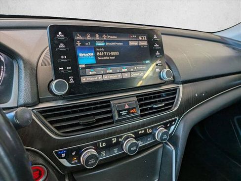 Used 2018 Honda Accord Touring image 14