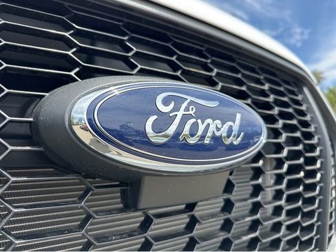 New 2025 Ford Transit 150 Low Roof image 19