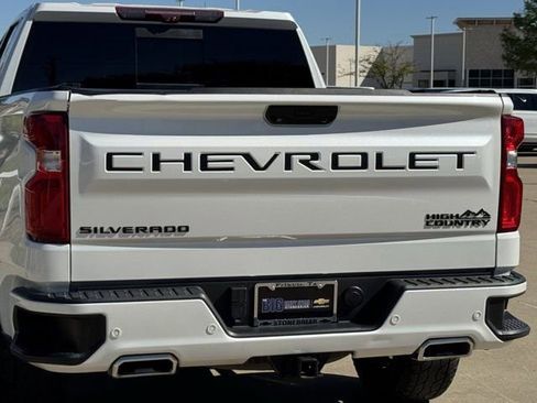 Used 2023 Chevrolet Silverado 1500 High Country w/ Technology Package image 8