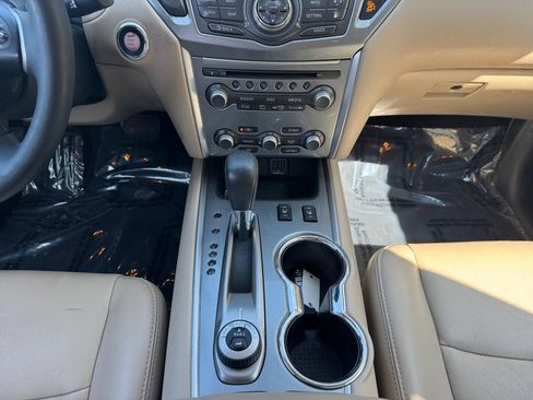 Used 2019 Nissan Pathfinder SL AWD/4WD image 11