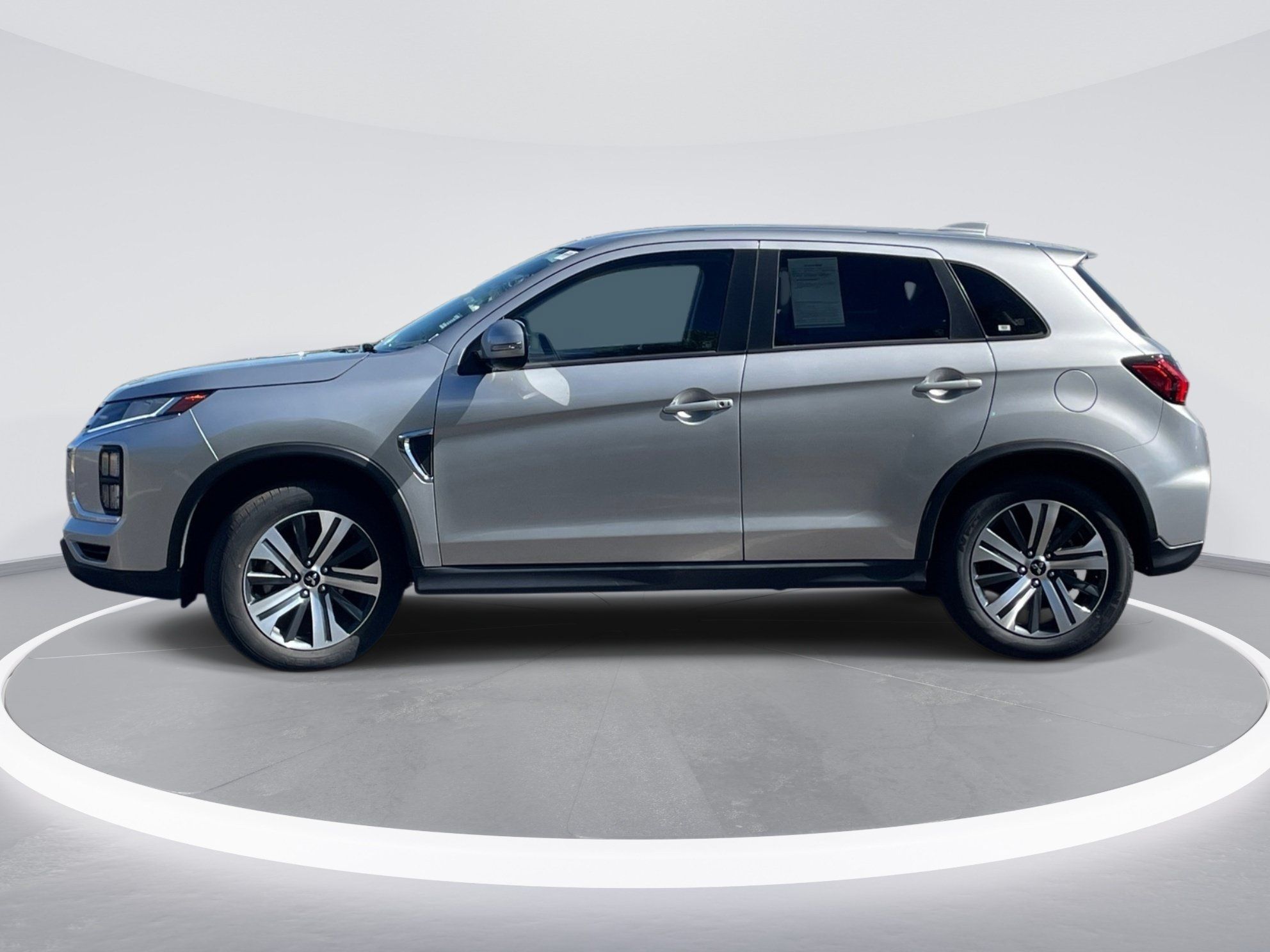 Used 2025 Mitsubishi Outlander Sport LE AWD/4WD image 4