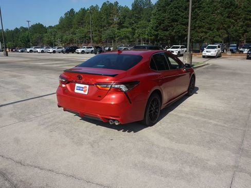 Used 2022 Toyota Camry SE FWD image 21