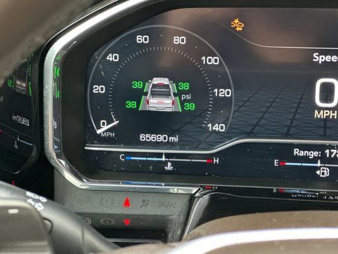 Used 2022 GMC Sierra 1500 SLT w/ SLT Convenience Package image 27