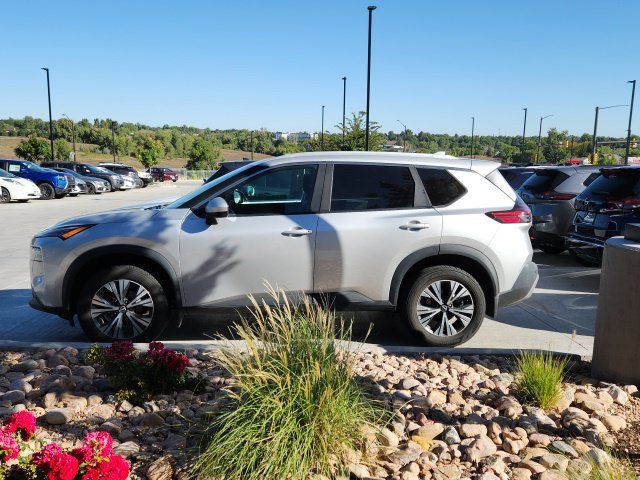 Used 2023 Nissan Rogue SV w/ SV Premium B Package AWD/4WD image 2