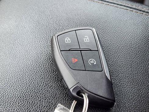 Used 2024 GMC Canyon AT4 w/ AT4 Premium Package image 34