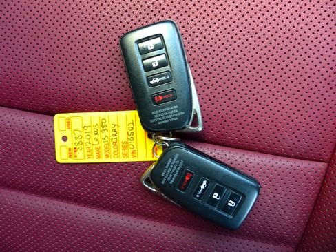 Used 2019 Lexus IS 350 AWD image 45