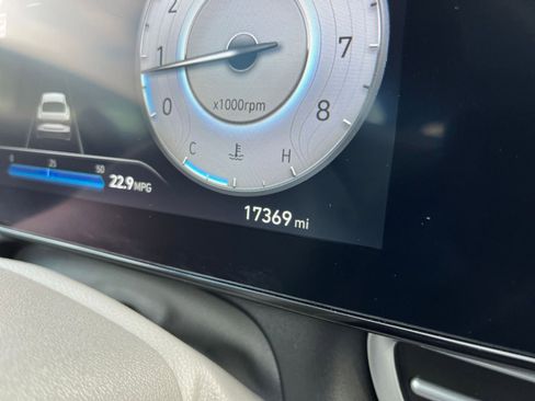 Used 2025 Hyundai Elantra SEL image 39