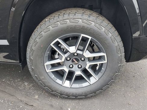 New 2026 GMC Terrain AT4 w/ LPO, Black Badging Package AWD/4WD image 12
