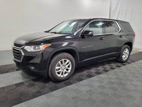 Used 2020 Chevrolet Traverse LS FWD image 2