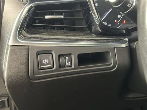Used 2021 Cadillac XT5 Premium Luxury FWD image 19