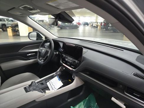 New 2026 Toyota Grand Highlander AWD image 9