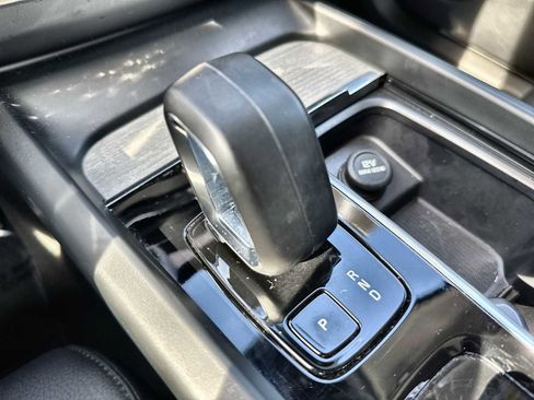 Used 2025 Volvo XC60 B5 Plus w/ Climate Package AWD/4WD image 23