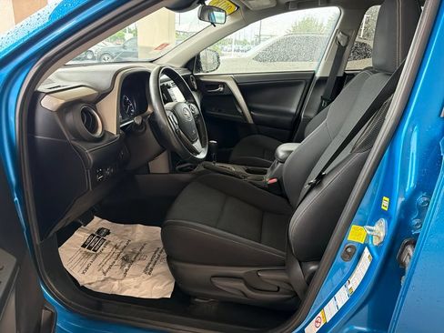 Used 2018 Toyota RAV4 XLE w/ Plus Extra Value Package AWD/4WD image 17