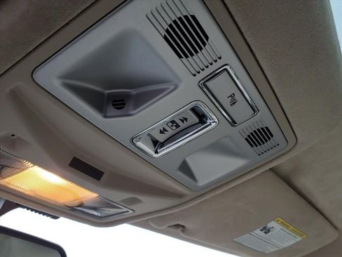 Used 2015 Jaguar XF Portfolio image 21