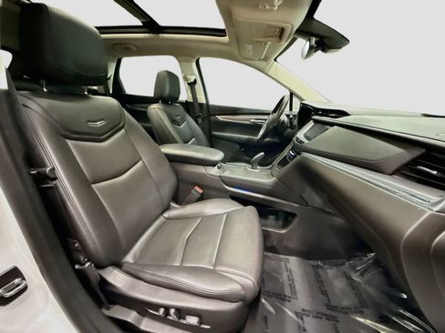 Used 2019 Cadillac XT5 Luxury AWD/4WD image 32