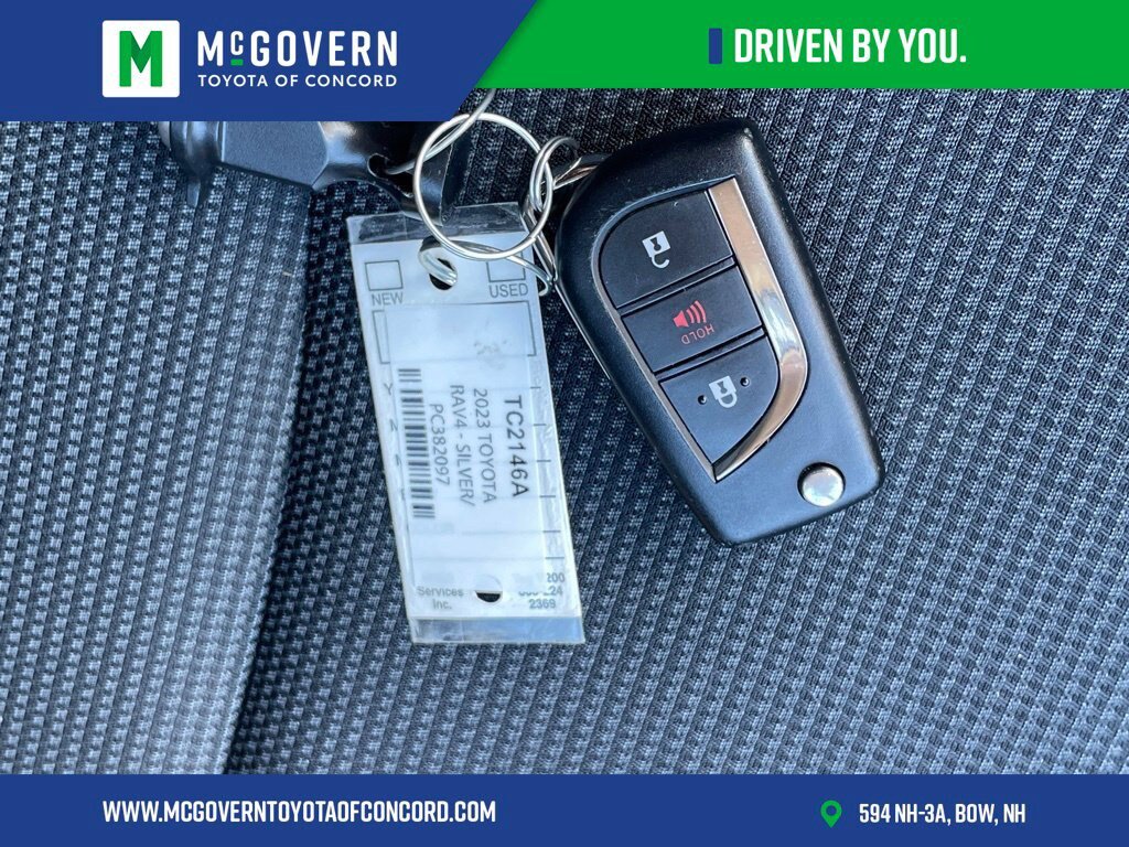 Used 2023 Toyota RAV4 LE AWD/4WD image 39