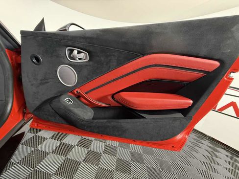 Used 2020 Aston Martin V8 Vantage Coupe image 37