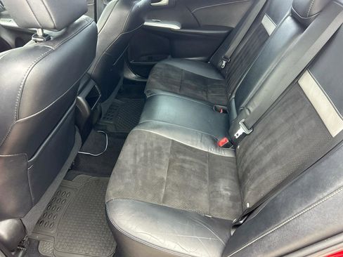 Used 2014 Toyota Camry SE w/ Leather Package FWD image 12