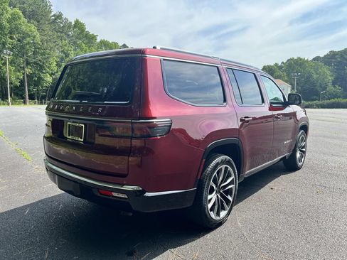 Certified 2025 Jeep Wagoneer Series III w/ Premium Group I AWD/4WD image 3