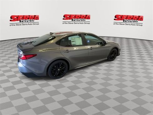 New 2025 Toyota Camry SE image 9