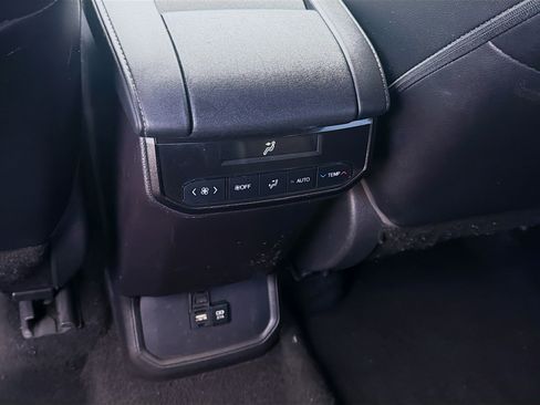 Used 2021 Toyota Highlander XSE FWD image 20