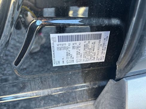 Used 2025 Nissan Rogue SV image 29