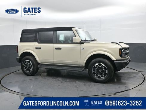 New 2026 Ford Bronco Outer Banks image 1