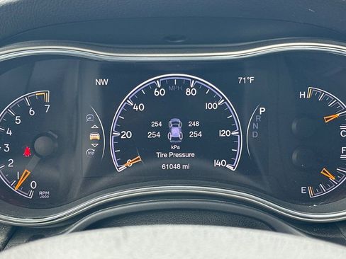 Used 2017 Jeep Grand Cherokee Limited w/ Luxury Group II image 25