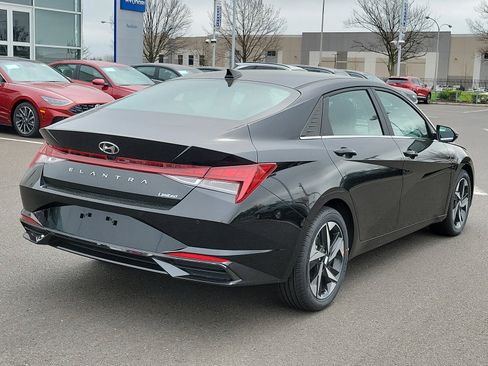 Certified 2023 Hyundai Elantra Limited w/ Cargo Package image 6