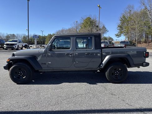 Used 2022 Jeep Gladiator Sport w/ Trailer Tow Package image 4