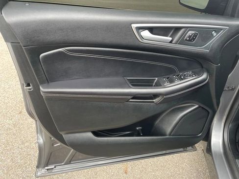 Used 2024 Ford Edge Titanium AWD/4WD image 10