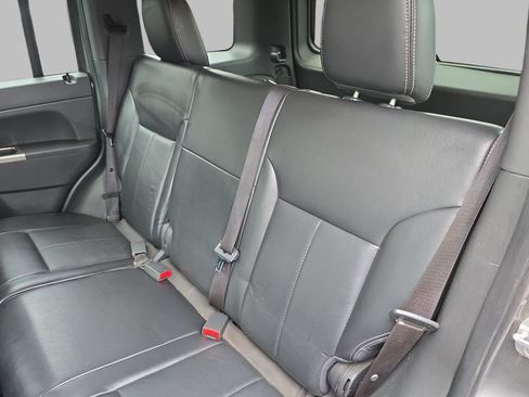 Used 2012 Jeep Liberty Limited Jet AWD/4WD image 14