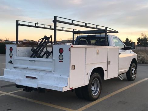 Used 2012 RAM 3500 ST RWD image 4