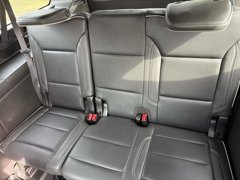 Used 2021 Chevrolet Suburban Premier w/ Premium Package image 29