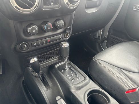 Used 2018 Jeep Wrangler Unlimited Sahara w/ Trailer Tow Group image 28