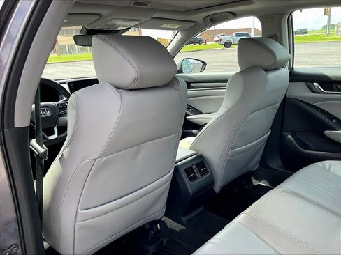 Used 2018 Honda Accord Touring image 26