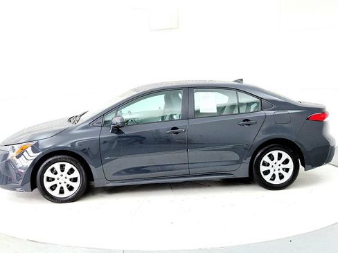 Certified 2025 Toyota Corolla LE w/ Convenience Package FWD image 3
