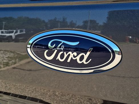 Used 2018 Ford F150 XLT w/ Equipment Group 302A Luxury AWD/4WD image 30