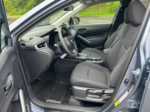 New 2026 Toyota Corolla Cross LE AWD/4WD image 9