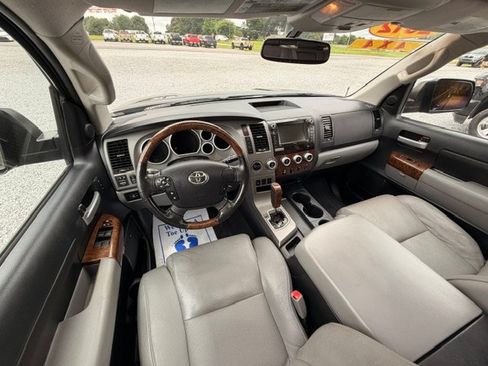 Used 2012 Toyota Tundra Limited w/ Platinum Pkg AWD/4WD image 9