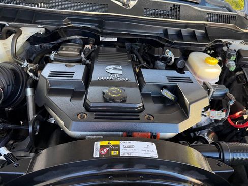 Used 2013 RAM 3500 Tradesman w/ Chrome Appearance Group image 16